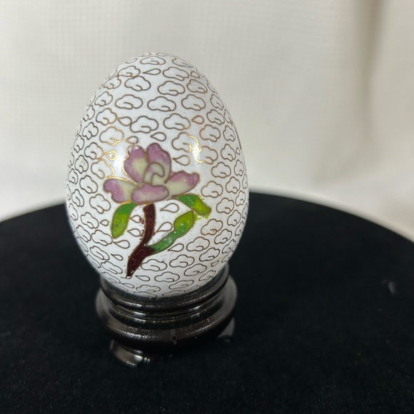 Vintage Cloisonné egg with floral theme - Picture 2 of 8